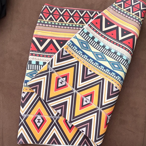 Colorful Geometric Patterned Skirt - Picture 4 of 5